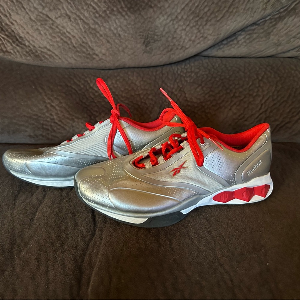 Reebok SmoothFit Hexride Silver and Red Sneakers, women’s size 7 - Brand new!!